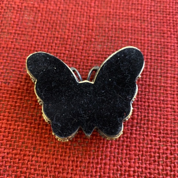 Adorable pewter and rhinestone butterfly trinket box - Picture 2 of 4